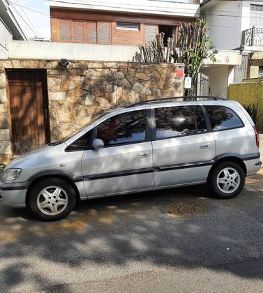 CHEVROLET ZAFIRA 2.0 MPFI CD 16V GASOLINA 4P MANUAL CHEVROLET ZAFIRA 2.0 MPFI CD 16V GASOLINA 4P MANUAL